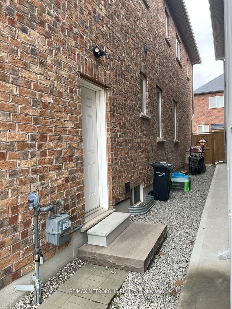 Photo 3 of Unit Bsmt, 472 Brisdale Drive, Brampton, Northwest Brampton — HOMEH