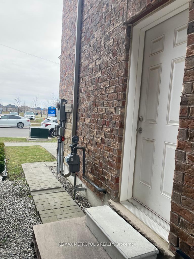 Photo 4 of Unit Bsmt, 472 Brisdale Drive, Brampton, Northwest Brampton — HOMEH