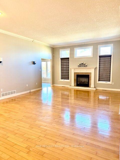 Photo 2 of 25 Falconridge Court, St. Thomas — HOMEH