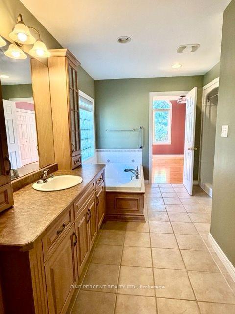 Photo 8 of 25 Falconridge Court, St. Thomas — HOMEH
