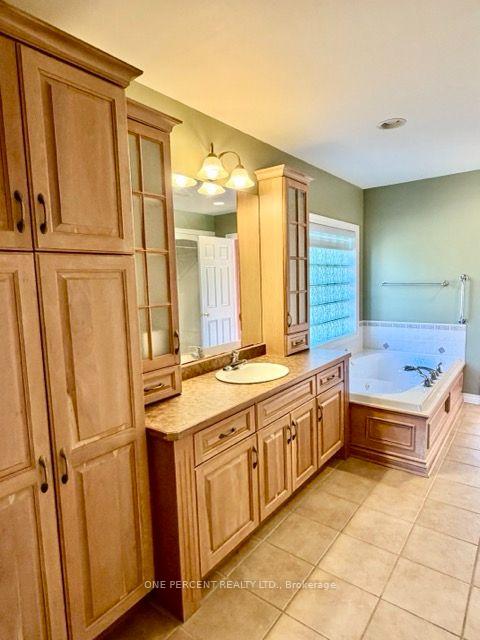 Photo 9 of 25 Falconridge Court, St. Thomas — HOMEH