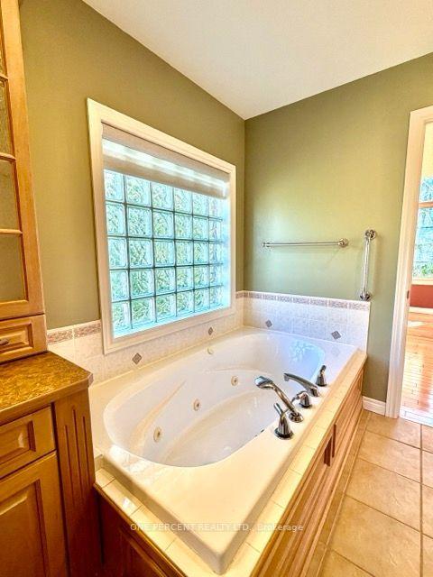 Photo 10 of 25 Falconridge Court, St. Thomas — HOMEH
