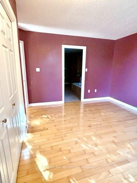 Photo 13 of 25 Falconridge Court, St. Thomas — HOMEH