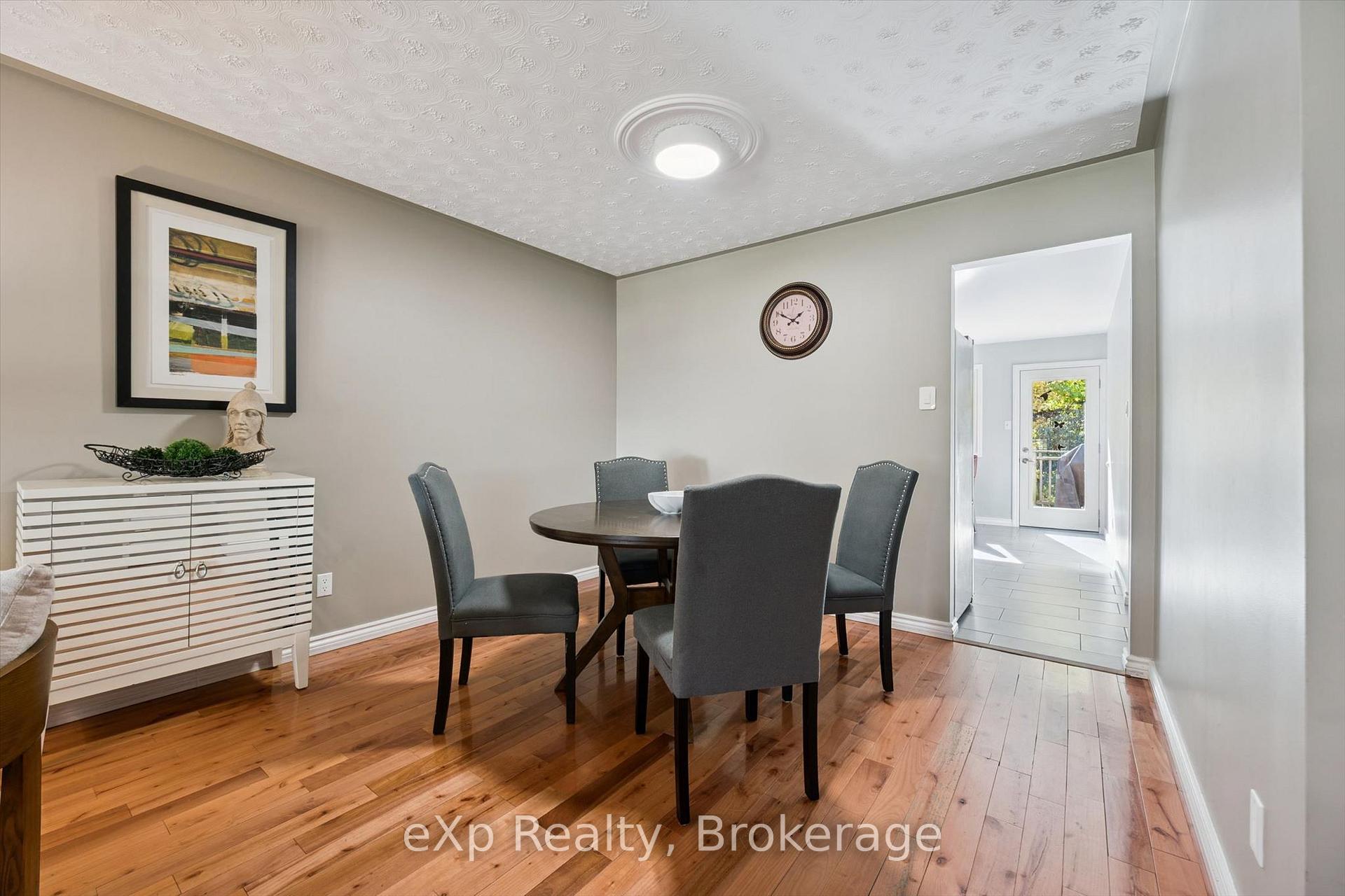 Photo 12 of 81 Sabrina Crescent, Kitchener, Brigadoon — HOMEH