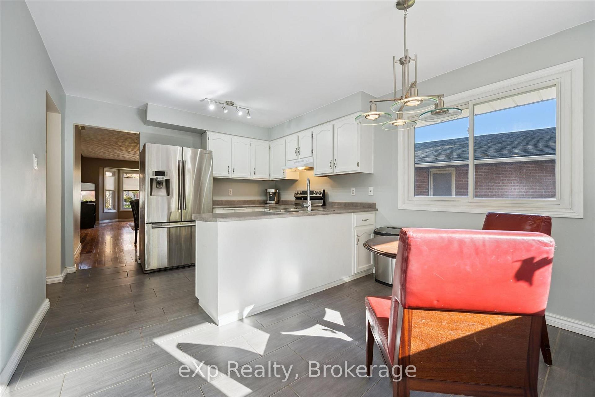 Photo 15 of 81 Sabrina Crescent, Kitchener, Brigadoon — HOMEH