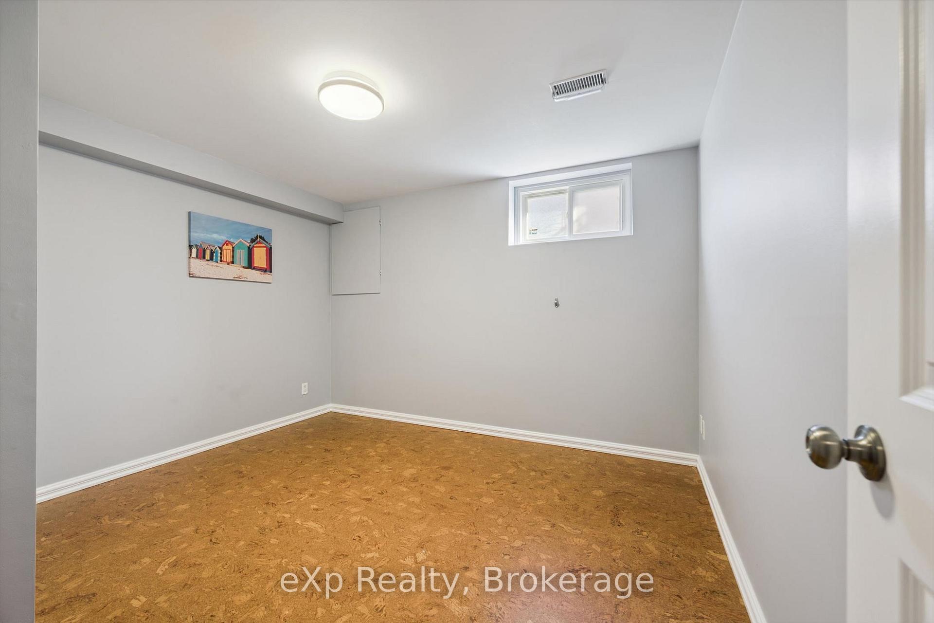 Photo 32 of 81 Sabrina Crescent, Kitchener, Brigadoon — HOMEH