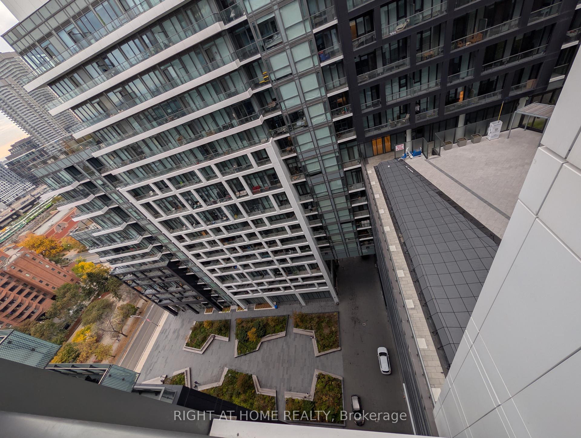 Photo 2 of Unit 1721, 60 Princess Street, Toronto, Waterfront Communities — HOMEH