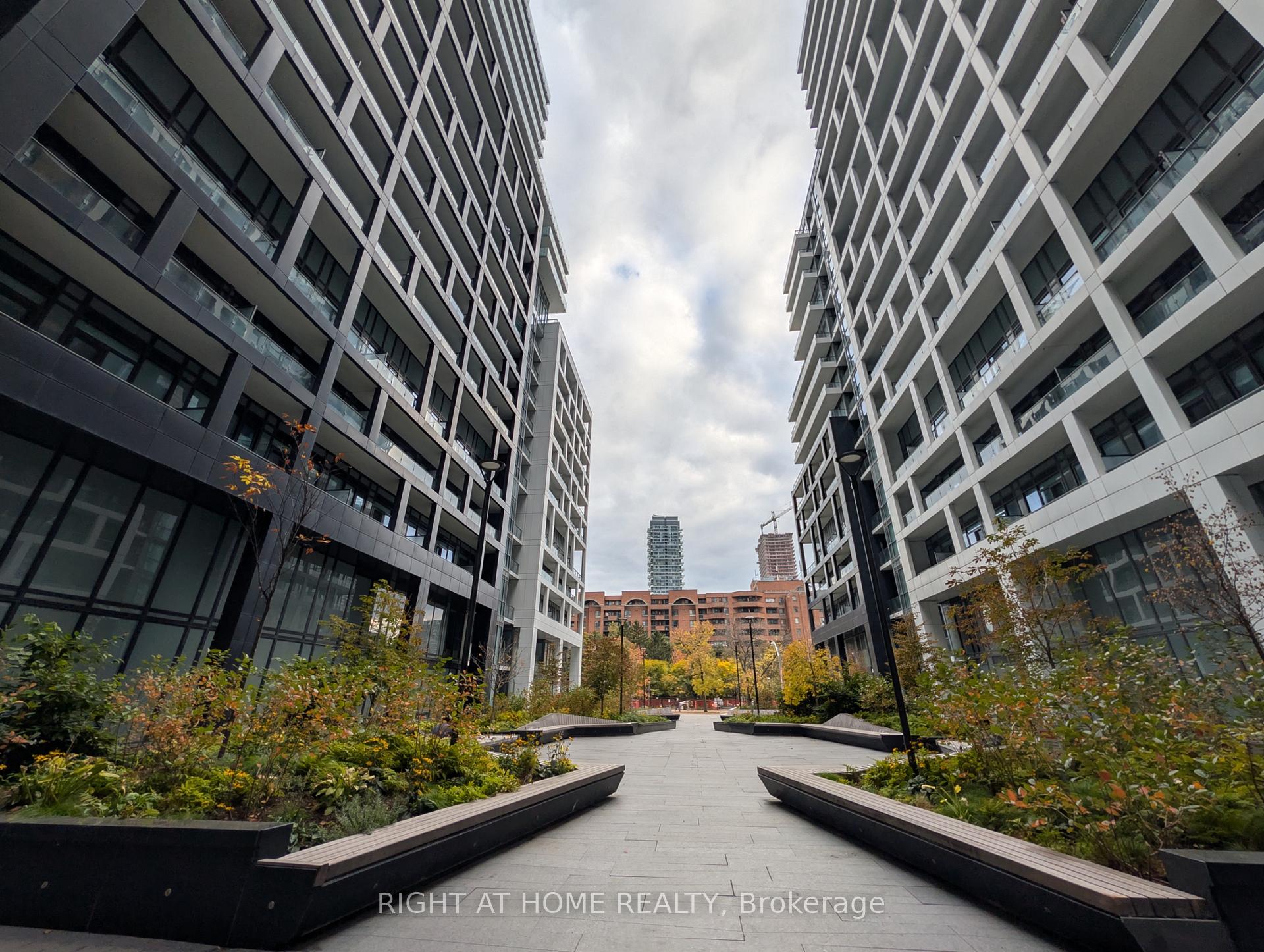 Photo 3 of Unit 1721, 60 Princess Street, Toronto, Waterfront Communities — HOMEH