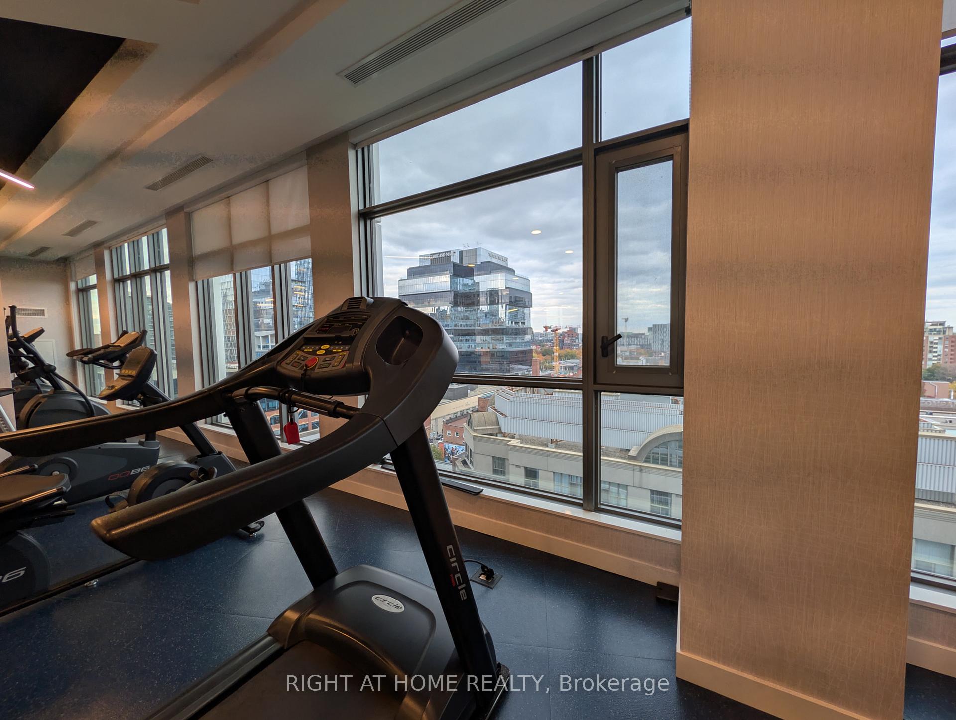 Photo 5 of Unit 1721, 60 Princess Street, Toronto, Waterfront Communities — HOMEH