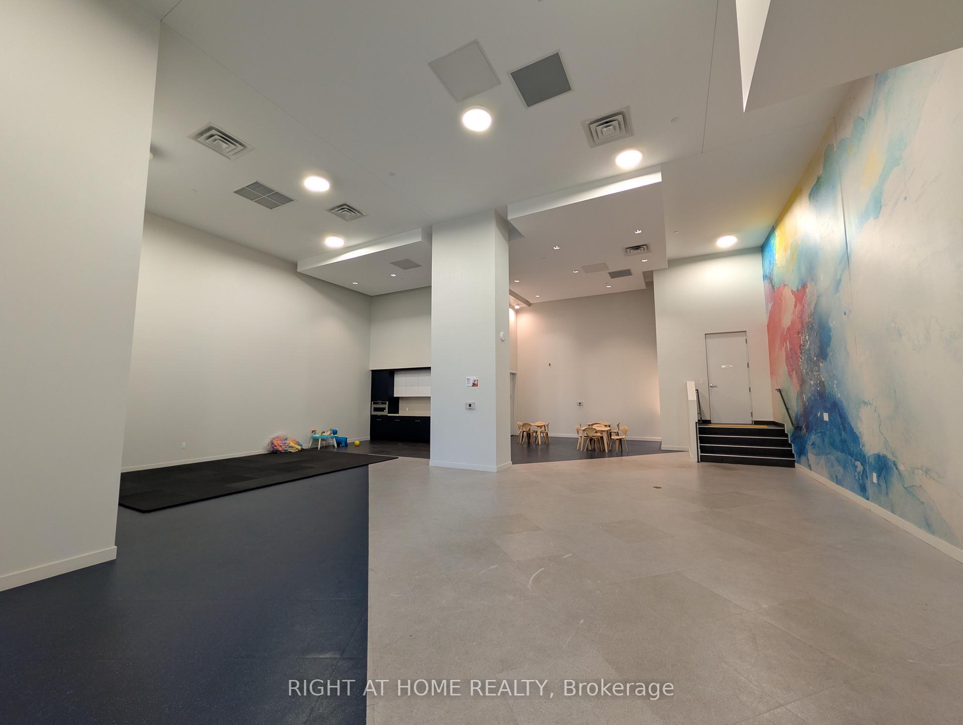 Photo 8 of Unit 1721, 60 Princess Street, Toronto, Waterfront Communities — HOMEH