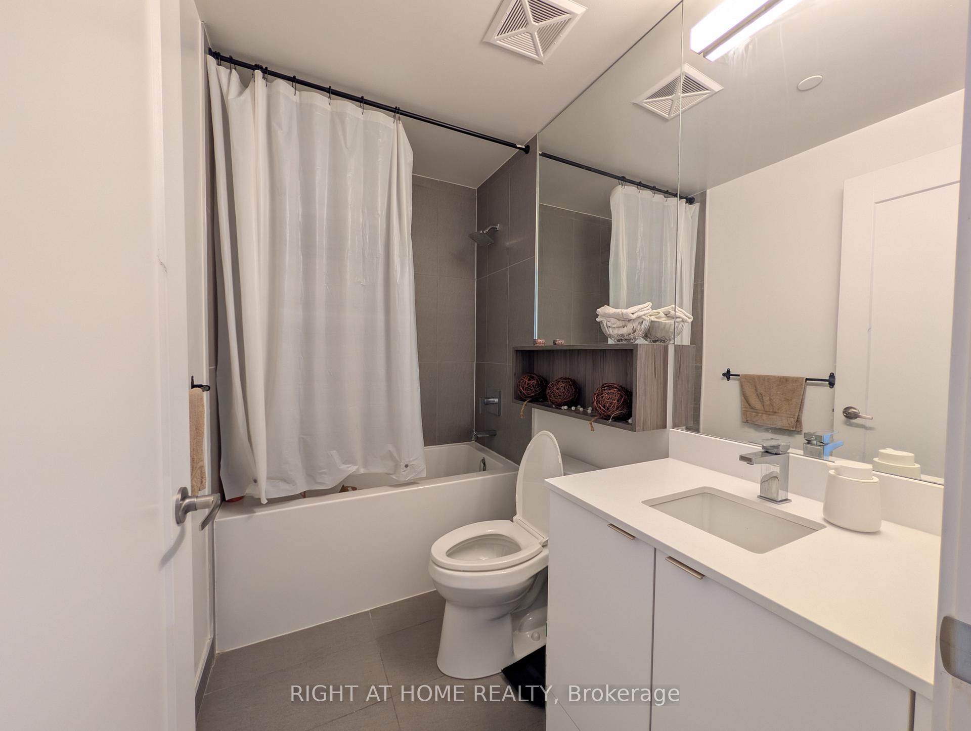 Photo 29 of Unit 1721, 60 Princess Street, Toronto, Waterfront Communities — HOMEH