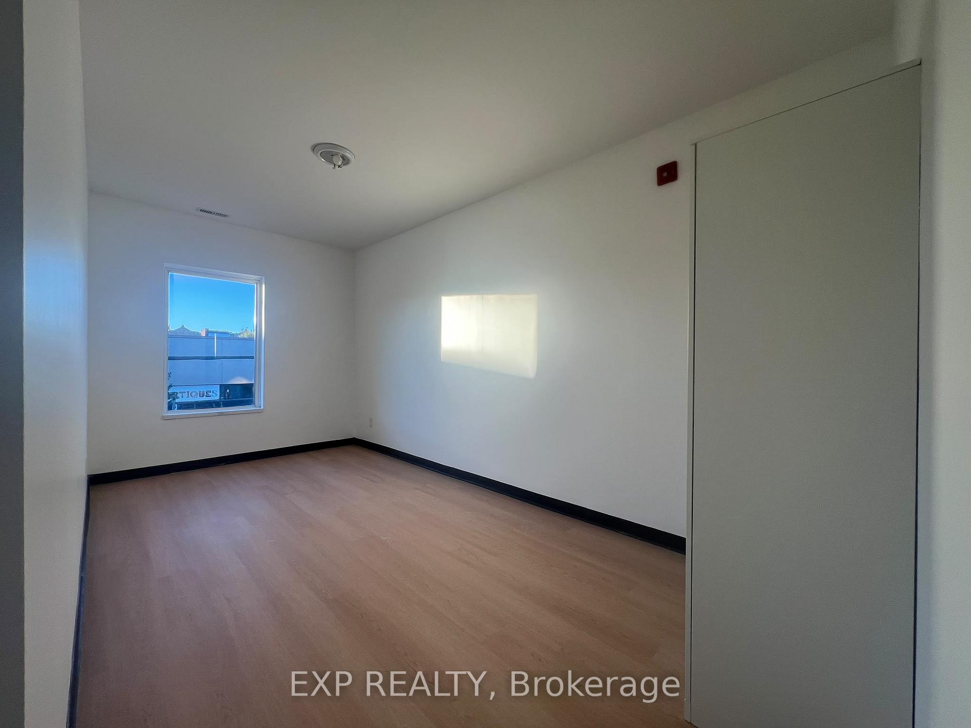 Photo 5 of Unit 5, 268 Ottawa Street N, Hamilton, Crown Point — HOMEH