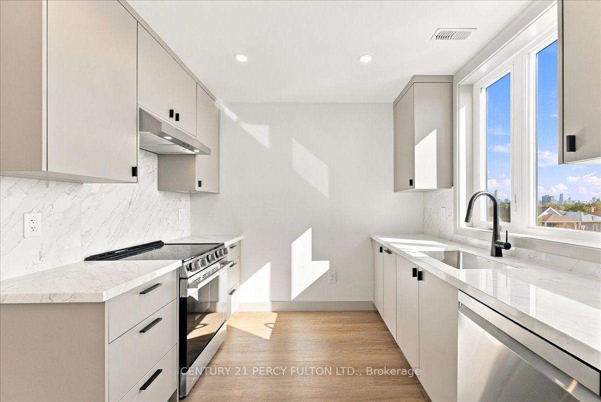 Photo 11 of 113 Hatherley Road, Toronto, Caledonia-Fairbank — HOMEH