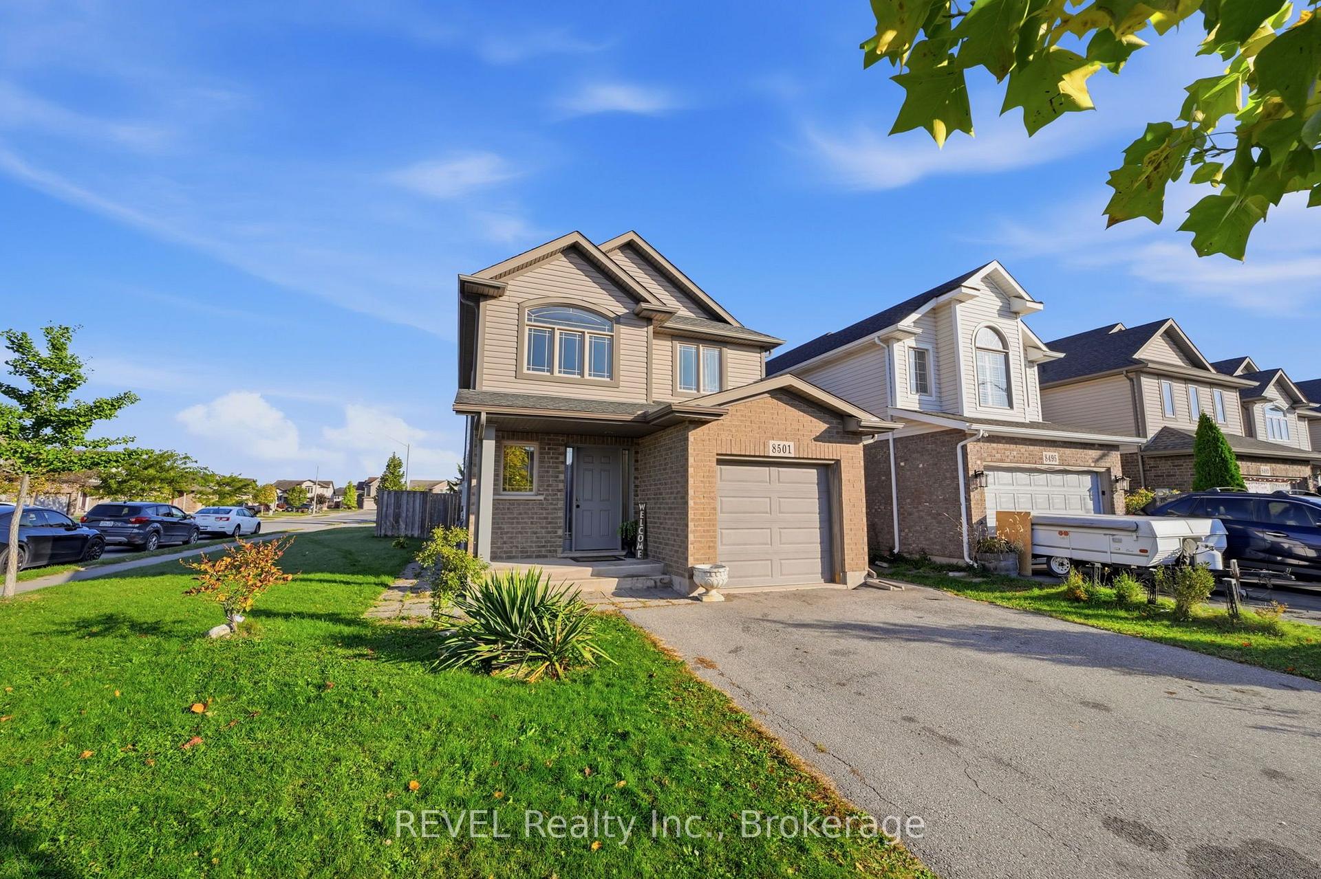 Photo 4 of 8501 Kelsey Crescent, Niagara Falls, Forestview — HOMEH