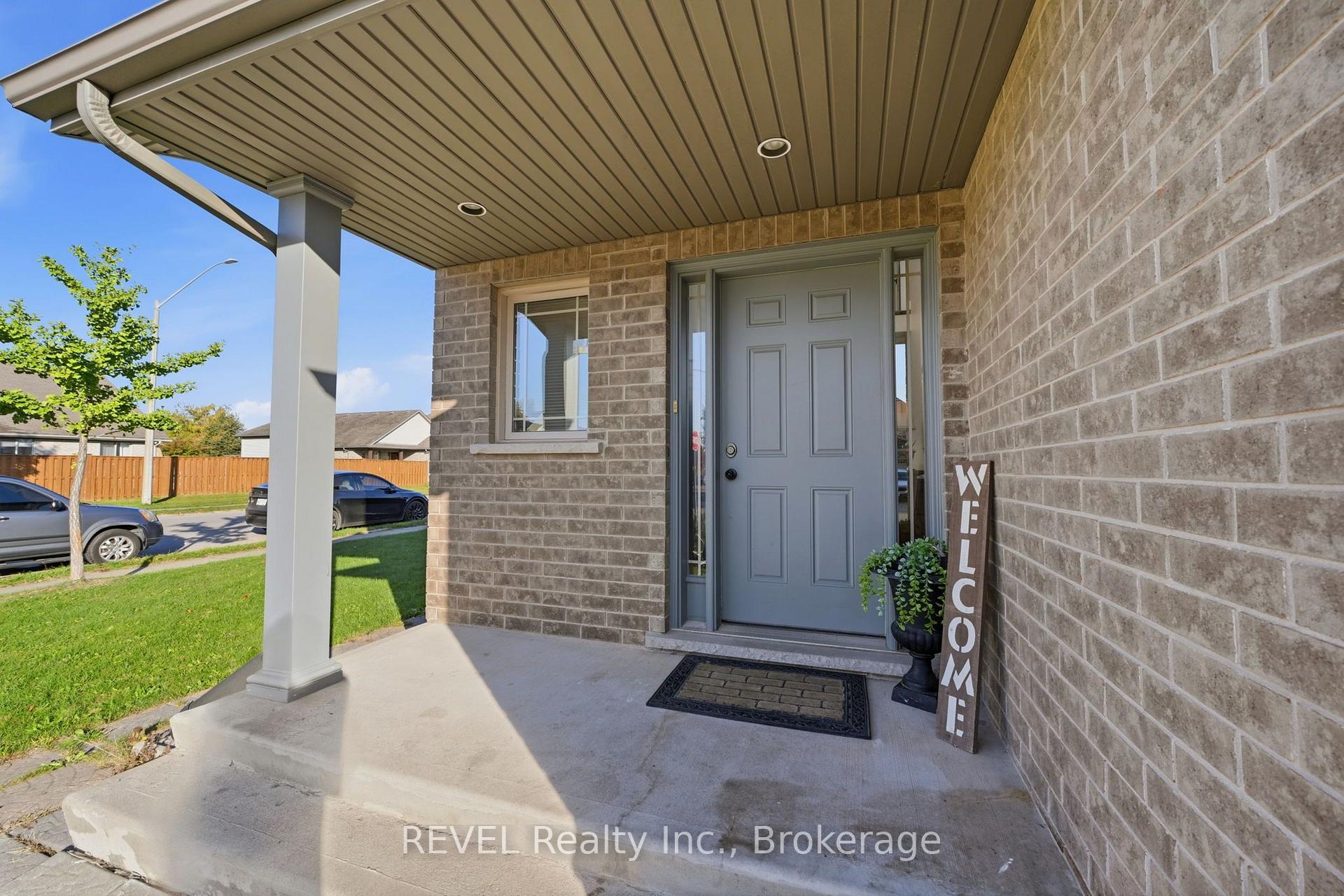 Photo 6 of 8501 Kelsey Crescent, Niagara Falls, Forestview — HOMEH