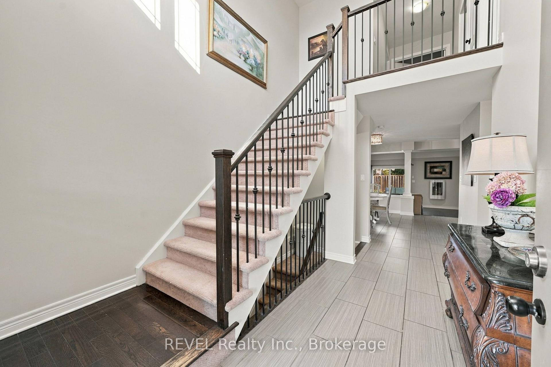 Photo 7 of 8501 Kelsey Crescent, Niagara Falls, Forestview — HOMEH