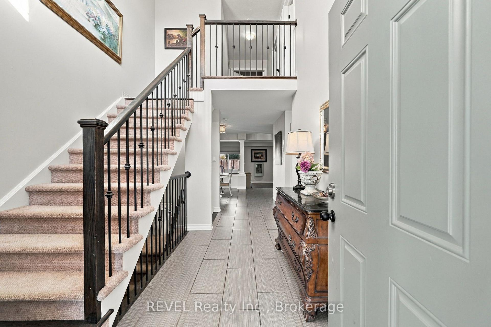 Photo 8 of 8501 Kelsey Crescent, Niagara Falls, Forestview — HOMEH