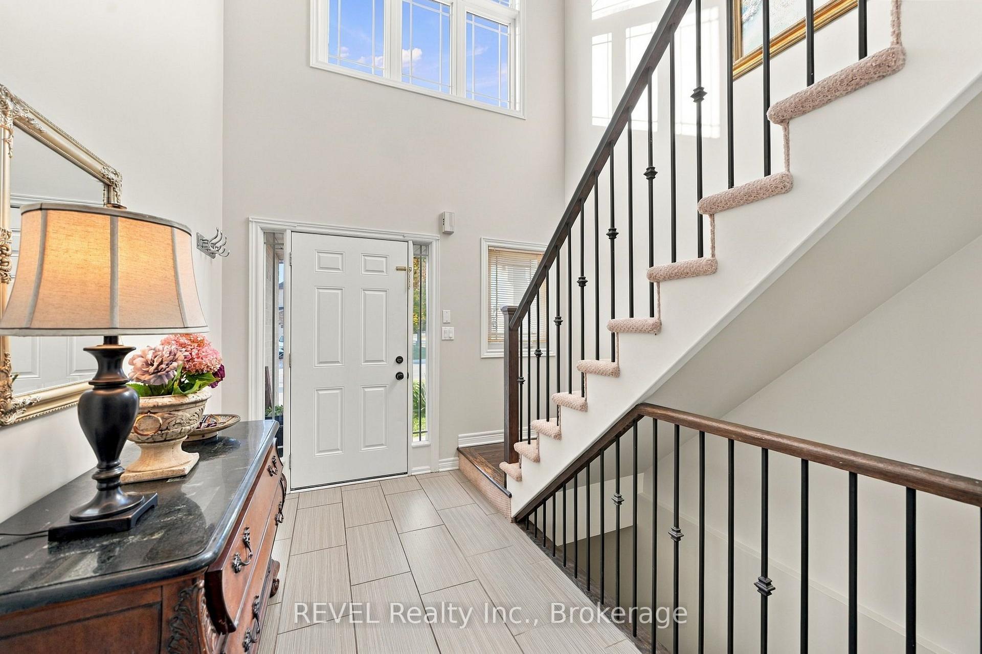 Photo 9 of 8501 Kelsey Crescent, Niagara Falls, Forestview — HOMEH
