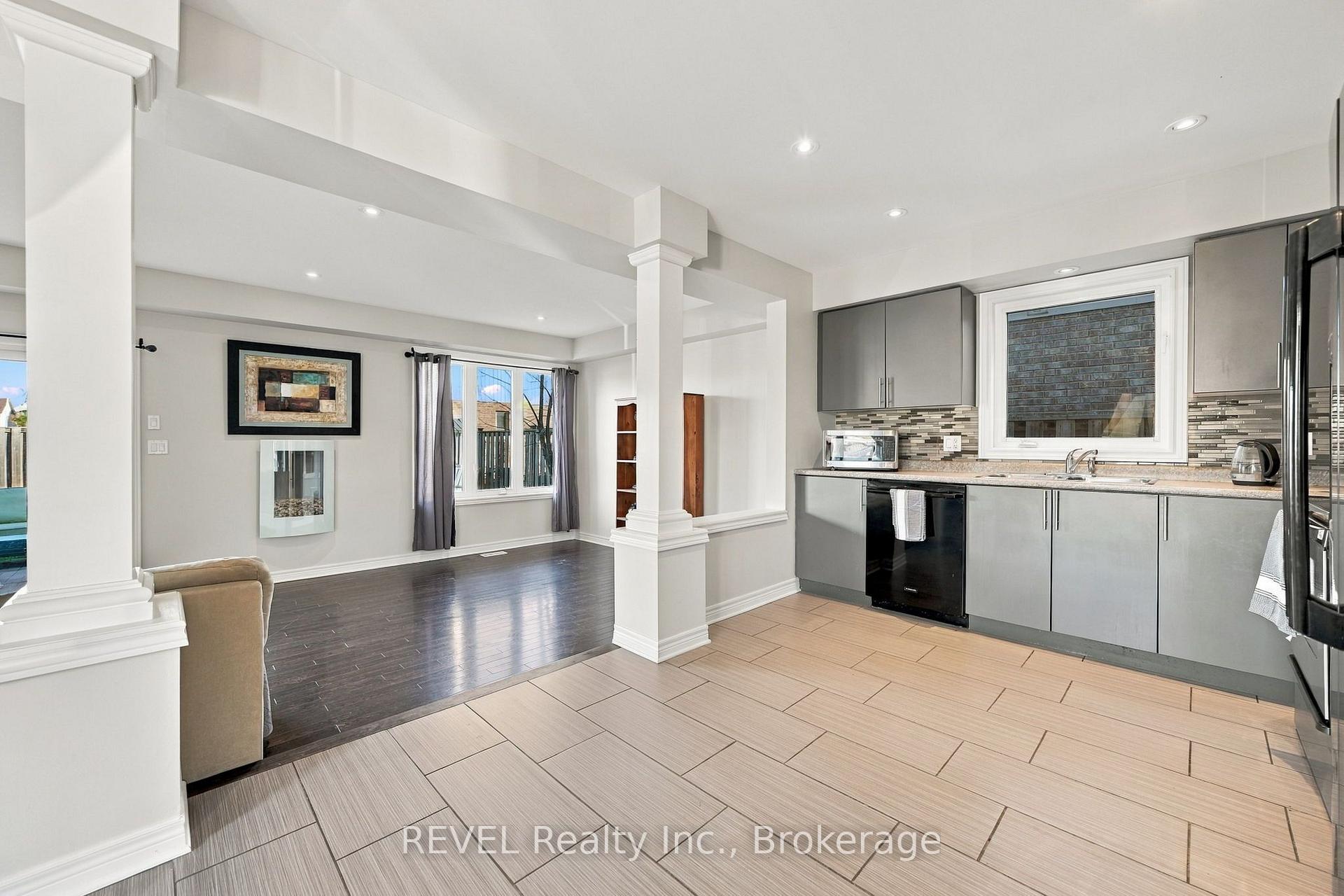 Photo 13 of 8501 Kelsey Crescent, Niagara Falls, Forestview — HOMEH