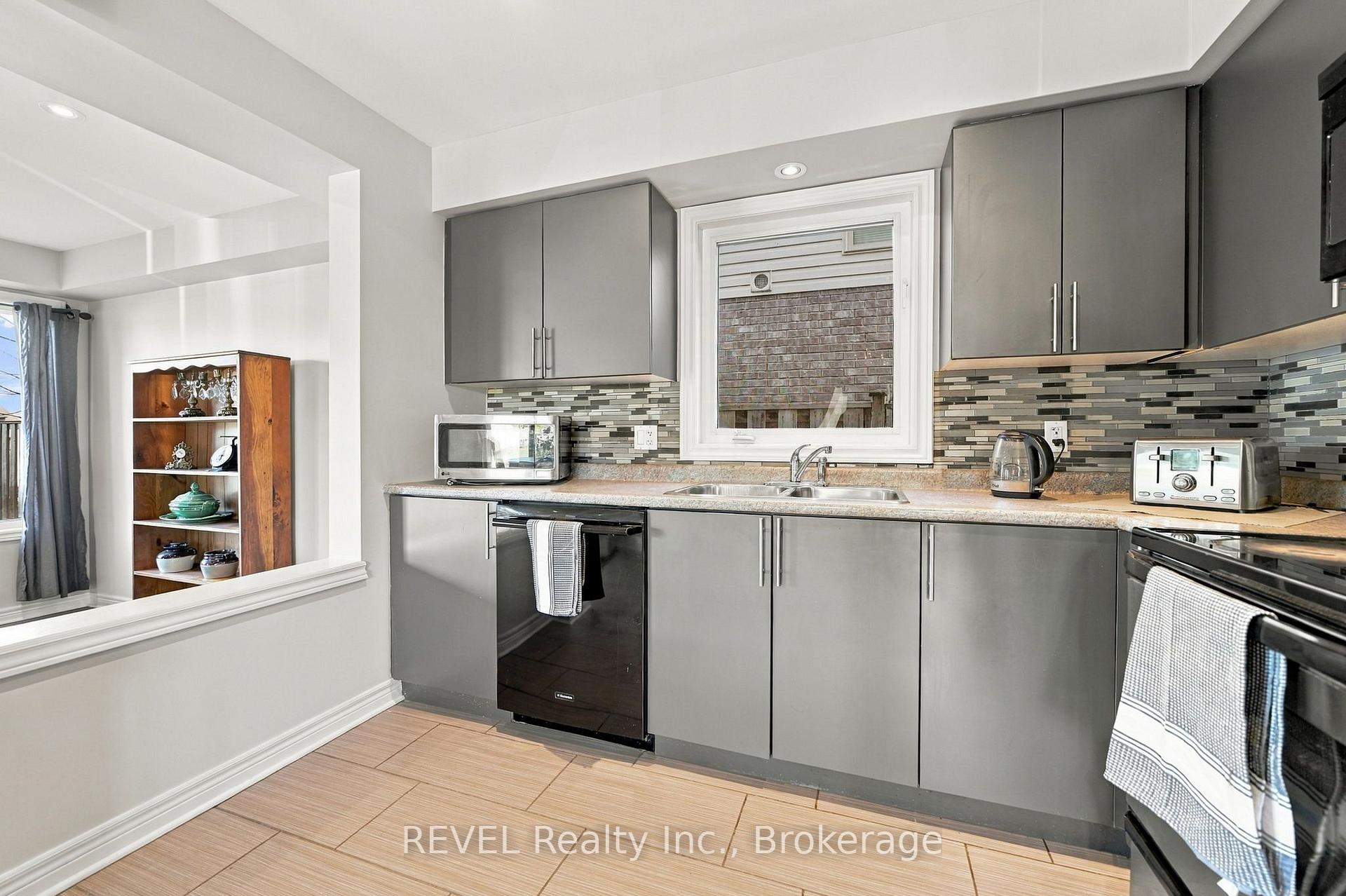 Photo 15 of 8501 Kelsey Crescent, Niagara Falls, Forestview — HOMEH