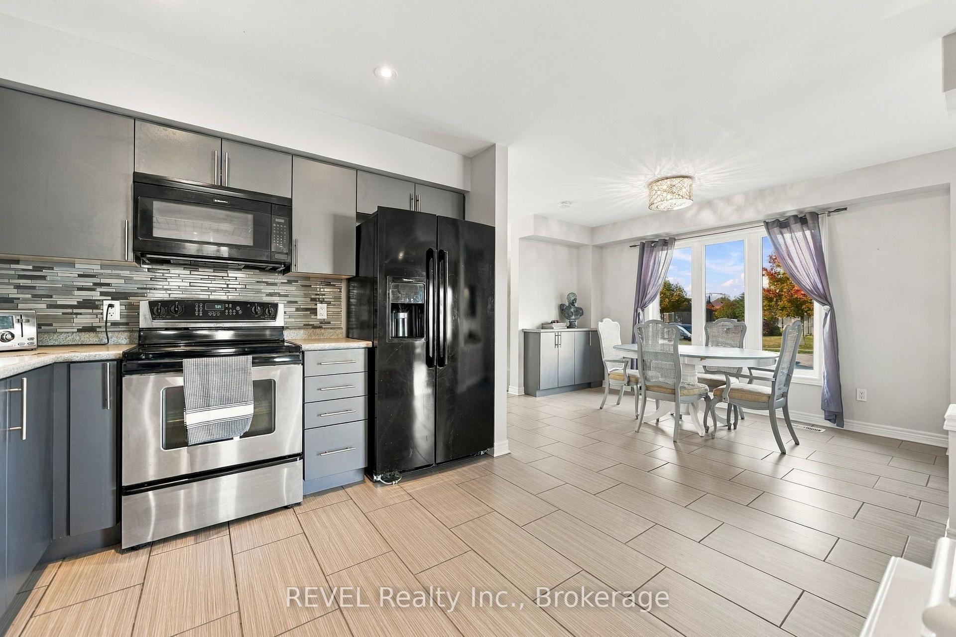 Photo 20 of 8501 Kelsey Crescent, Niagara Falls, Forestview — HOMEH