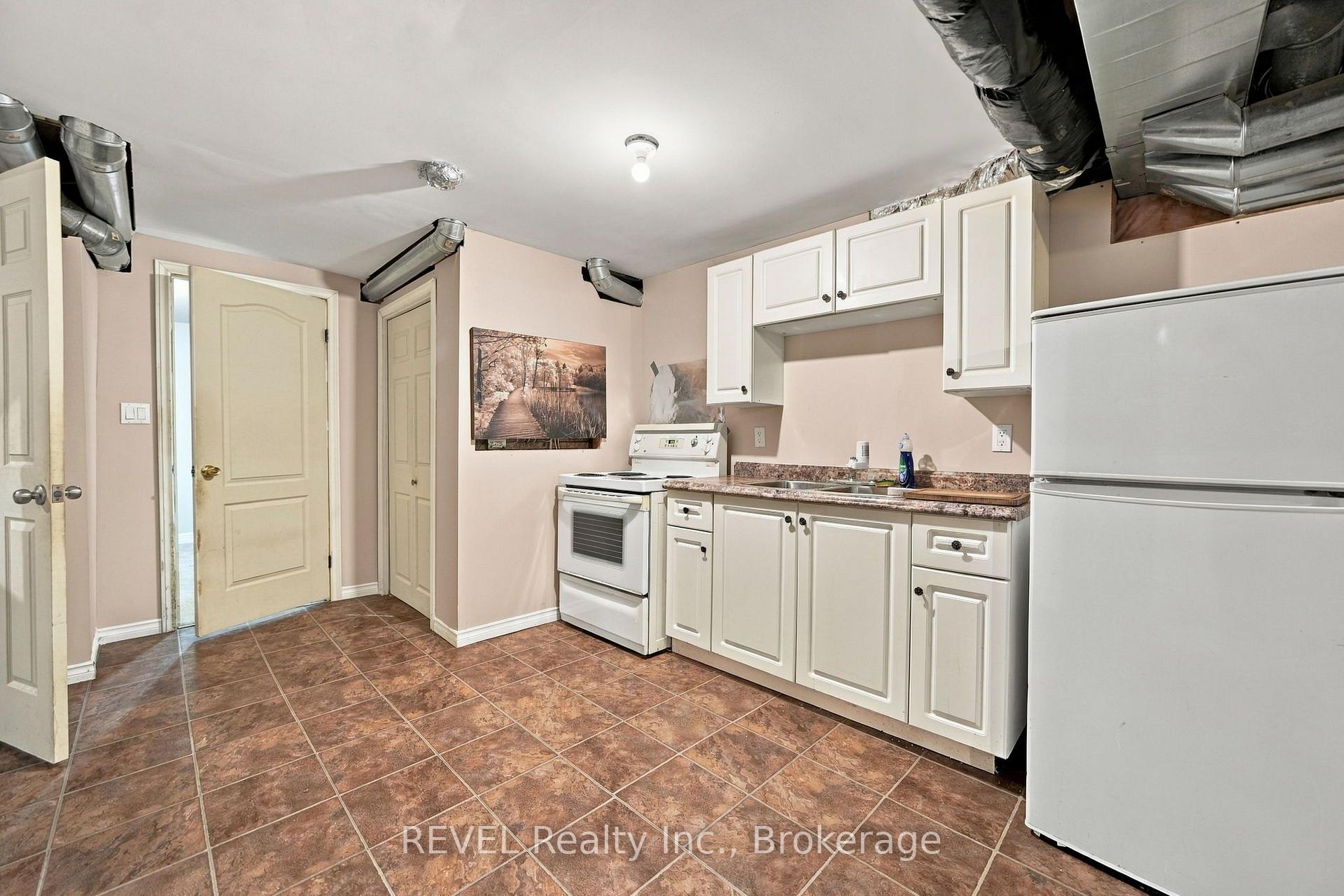 Photo 32 of 8501 Kelsey Crescent, Niagara Falls, Forestview — HOMEH