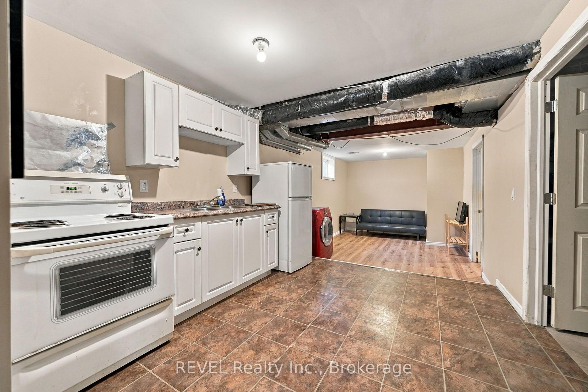 Photo 33 of 8501 Kelsey Crescent, Niagara Falls, Forestview — HOMEH