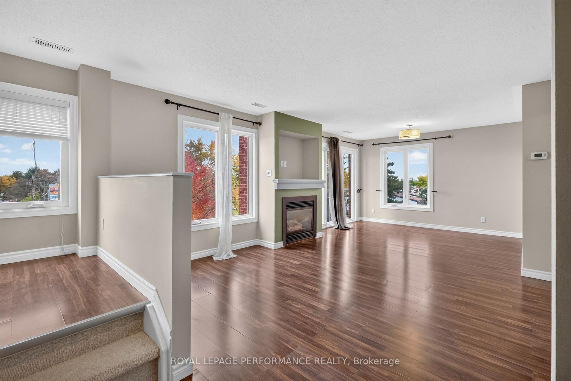Photo 7 of 1602 Locksley Lane, Ottawa, Beaconwood — HOMEH