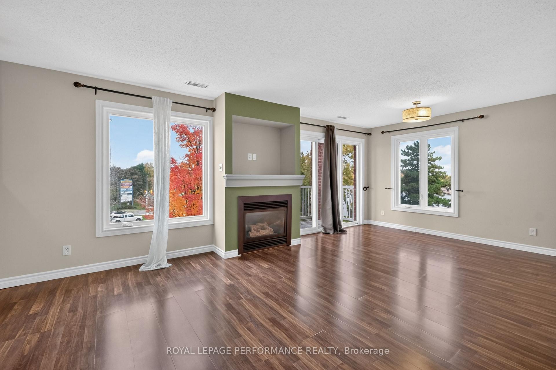 Photo 8 of 1602 Locksley Lane, Ottawa, Beaconwood — HOMEH