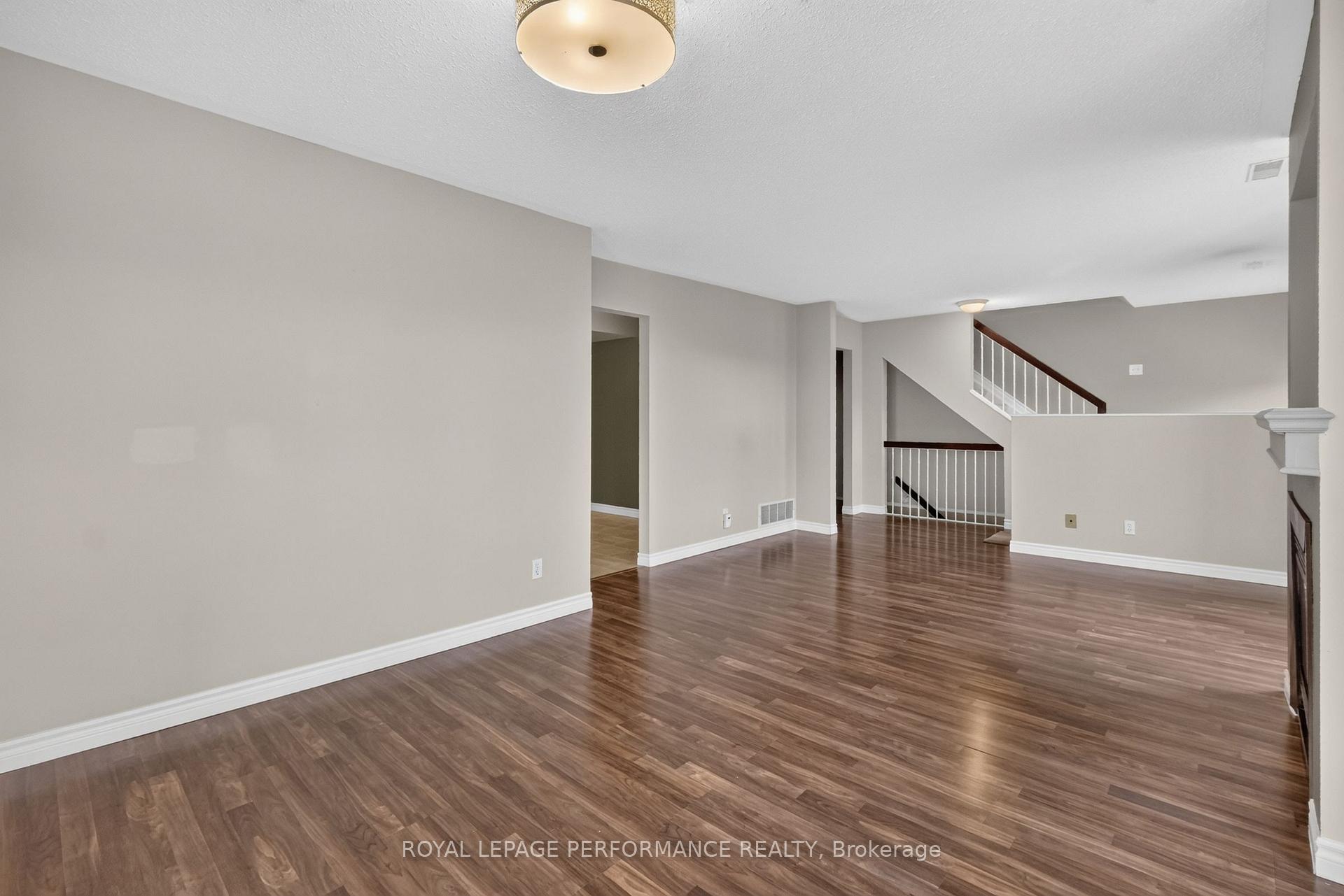 Photo 12 of 1602 Locksley Lane, Ottawa, Beaconwood — HOMEH