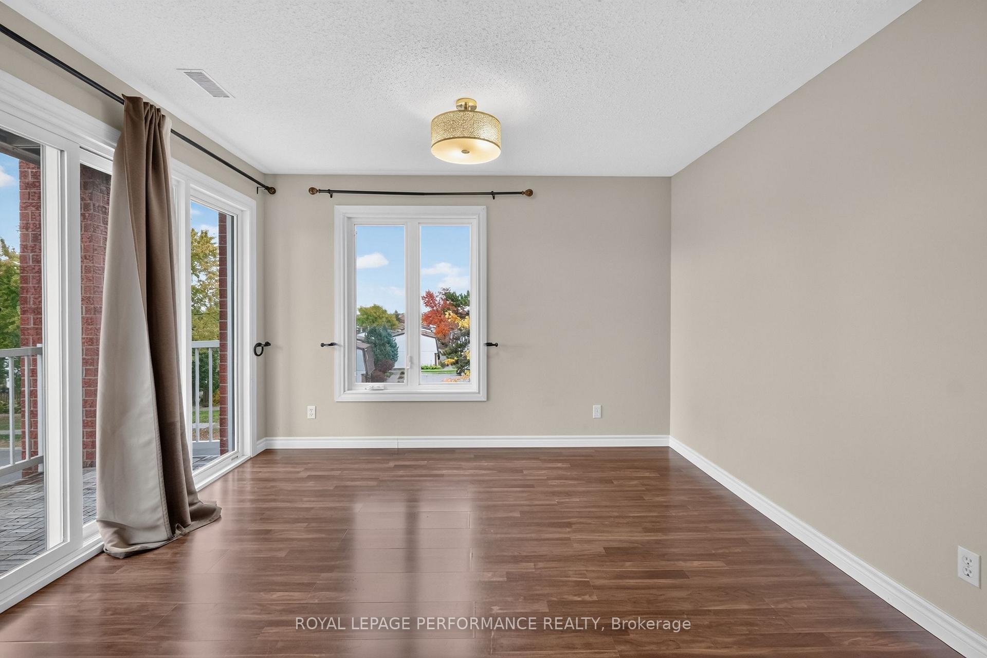 Photo 13 of 1602 Locksley Lane, Ottawa, Beaconwood — HOMEH