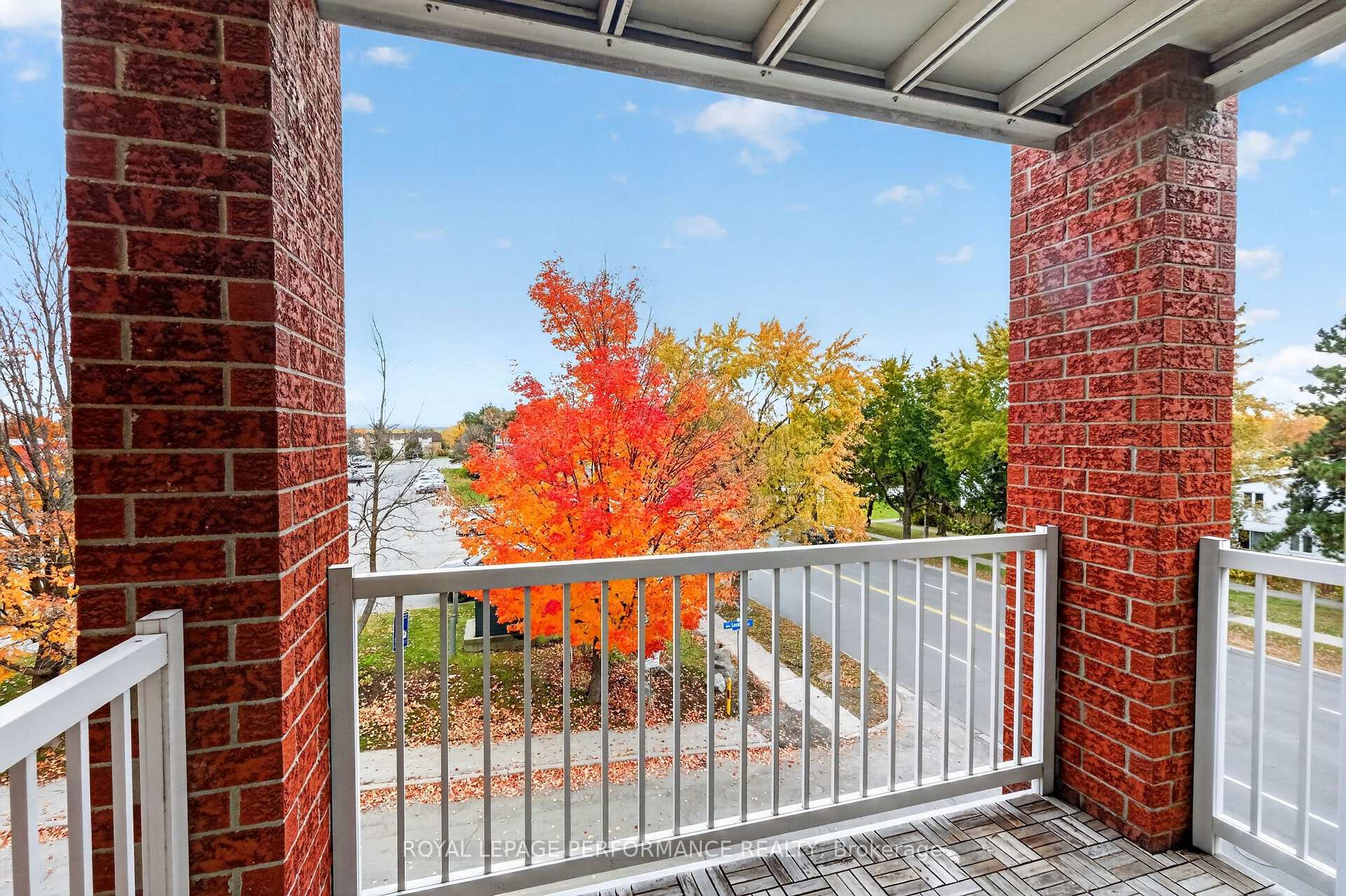 Photo 15 of 1602 Locksley Lane, Ottawa, Beaconwood — HOMEH