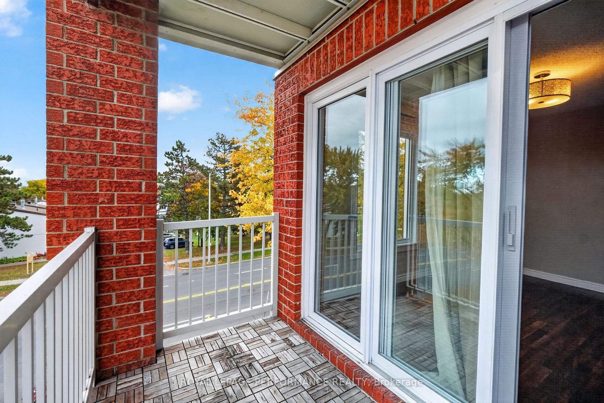 Photo 17 of 1602 Locksley Lane, Ottawa, Beaconwood — HOMEH