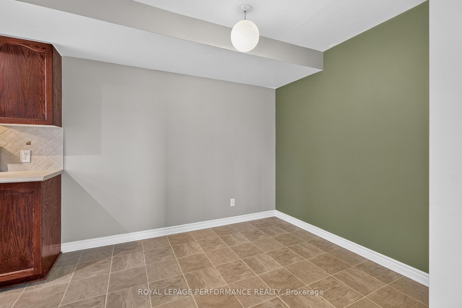 Photo 24 of 1602 Locksley Lane, Ottawa, Beaconwood — HOMEH
