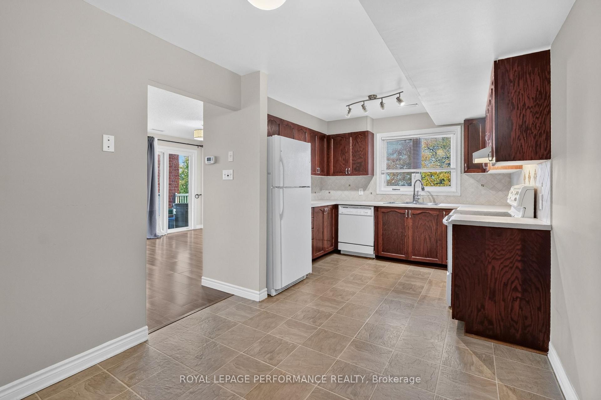 Photo 25 of 1602 Locksley Lane, Ottawa, Beaconwood — HOMEH