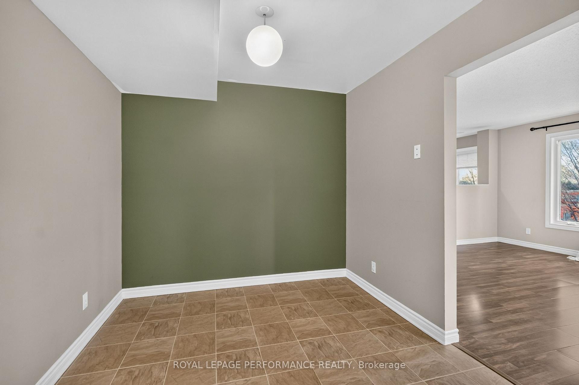 Photo 26 of 1602 Locksley Lane, Ottawa, Beaconwood — HOMEH