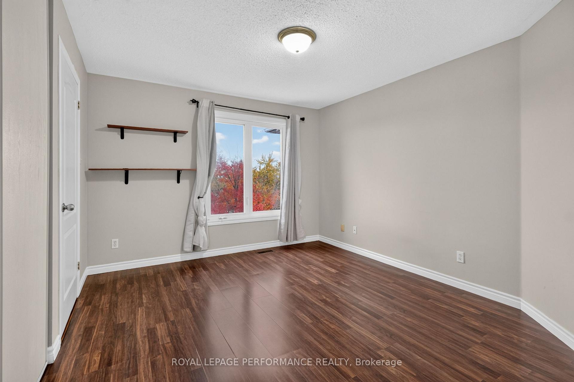Photo 32 of 1602 Locksley Lane, Ottawa, Beaconwood — HOMEH