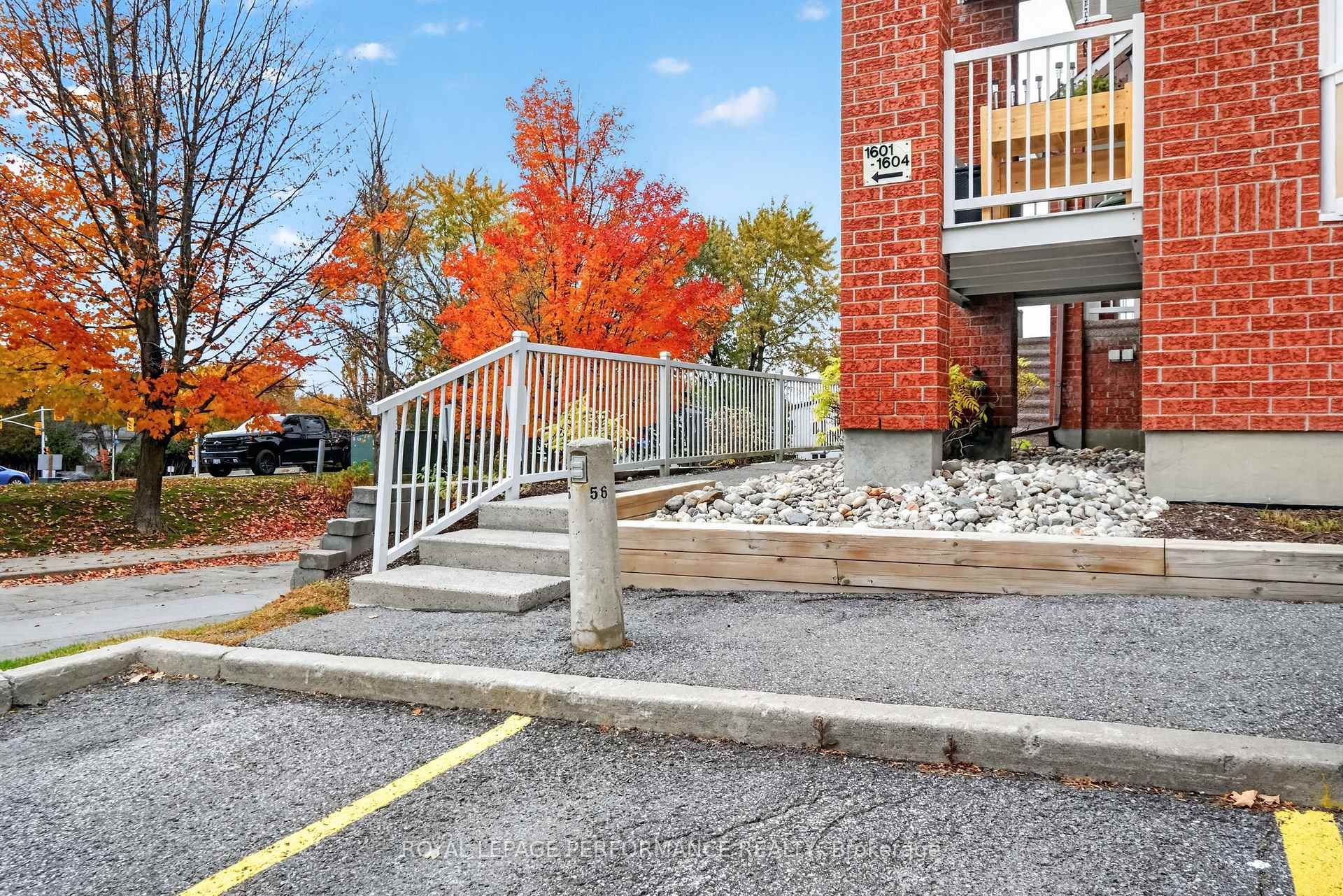 Photo 49 of 1602 Locksley Lane, Ottawa, Beaconwood — HOMEH