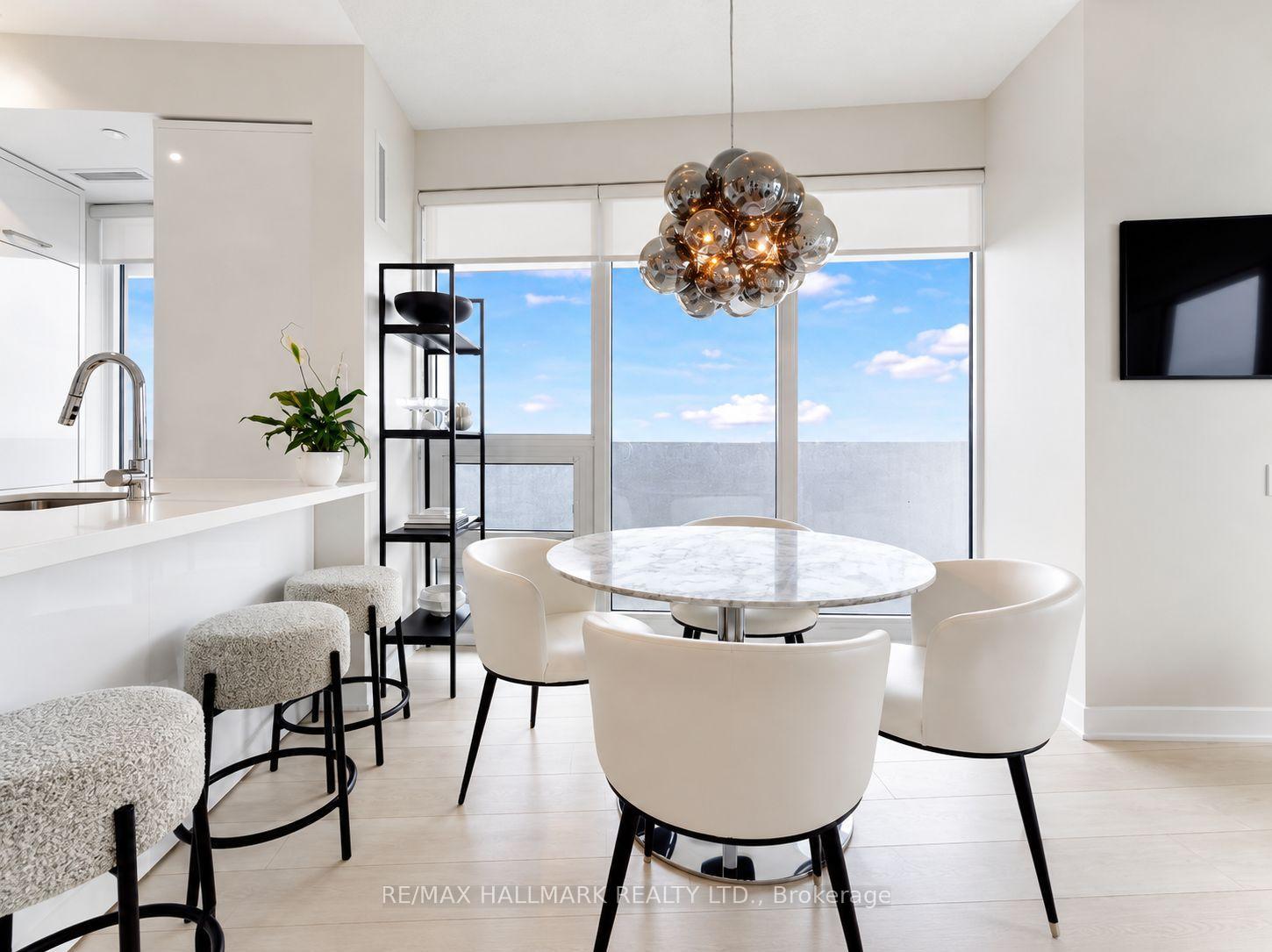 Photo 7 of Unit 4009, 2221 Yonge Street, Toronto, Mount Pleasant West — HOMEH
