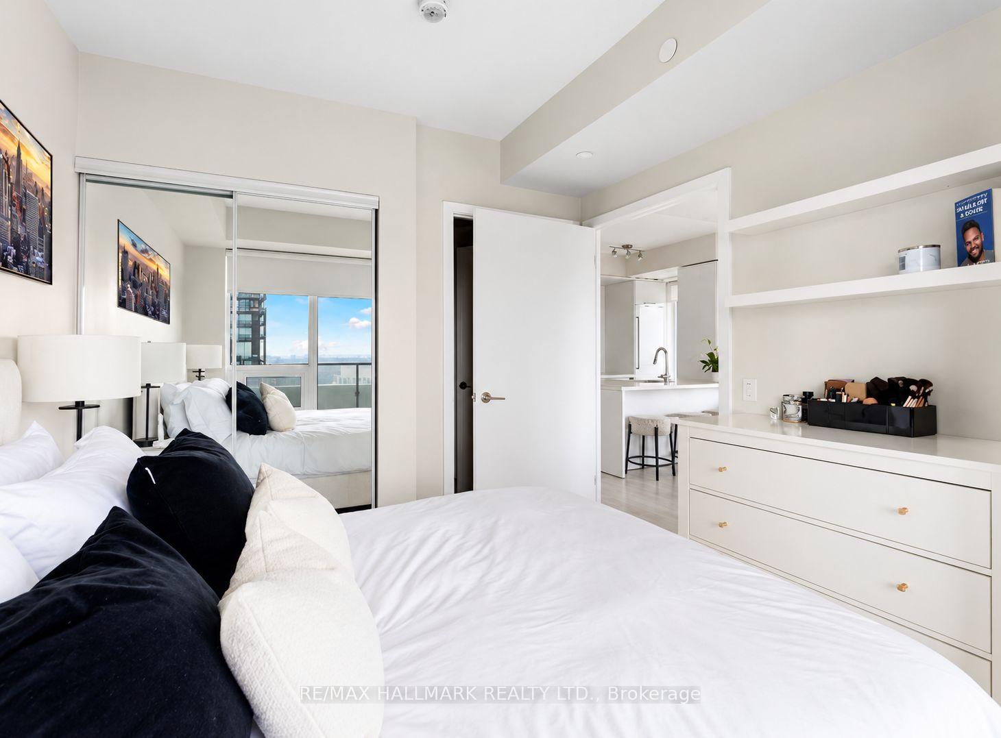 Photo 13 of Unit 4009, 2221 Yonge Street, Toronto, Mount Pleasant West — HOMEH