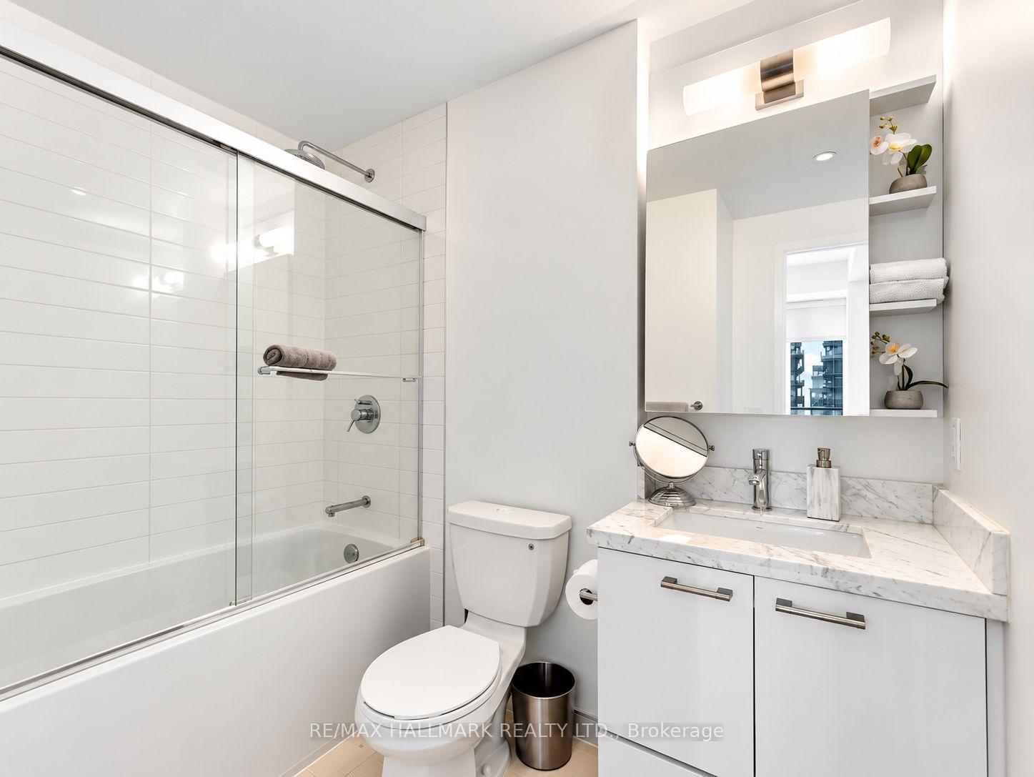 Photo 17 of Unit 4009, 2221 Yonge Street, Toronto, Mount Pleasant West — HOMEH
