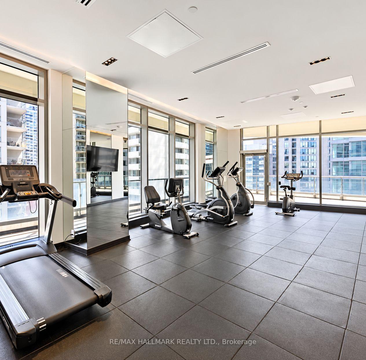 Photo 23 of Unit 4009, 2221 Yonge Street, Toronto, Mount Pleasant West — HOMEH