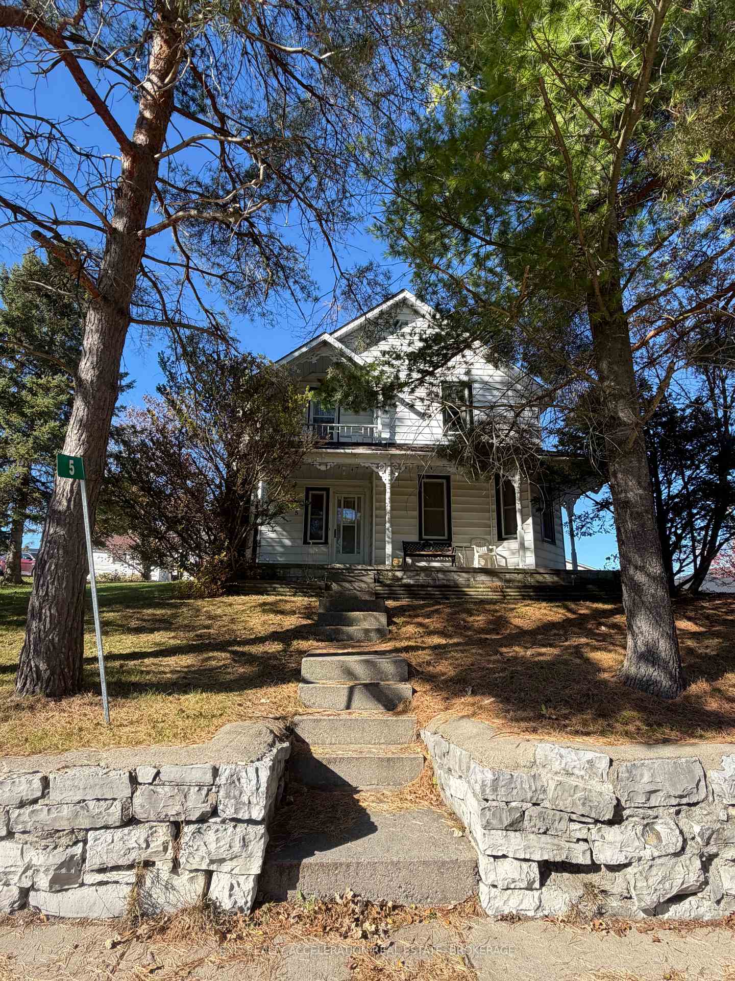 Photo of 5 Bridge Street W