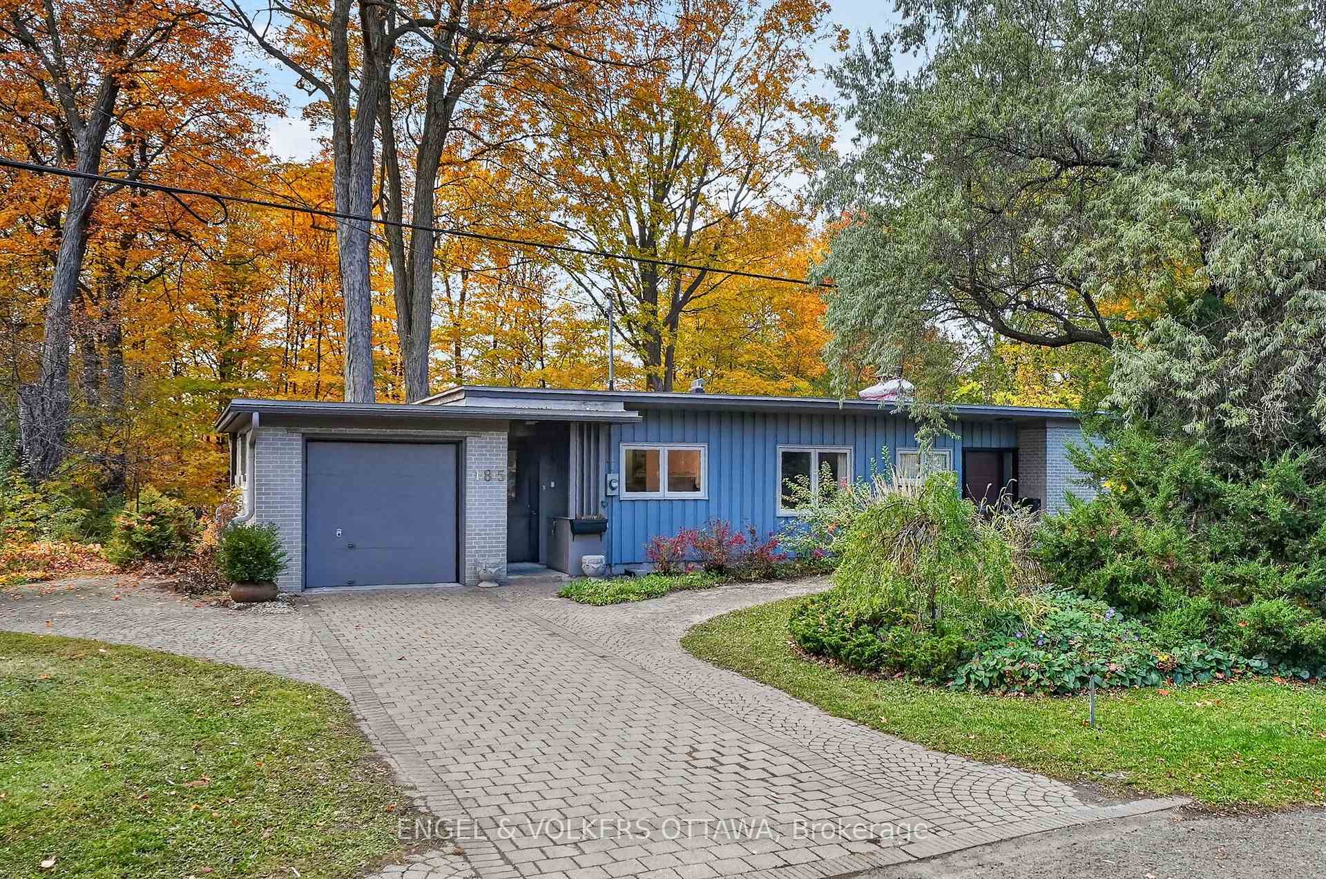 Front of 185 Lakeway Drive