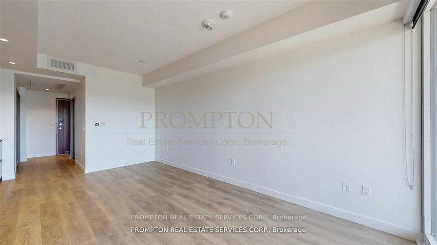 Photo 5 of Unit 705, 85 McMahon Drive, North York, Bayview Village — HOMEH