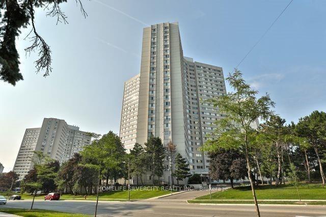Photo of Unit 1104, 3700 Kaneff Crescent