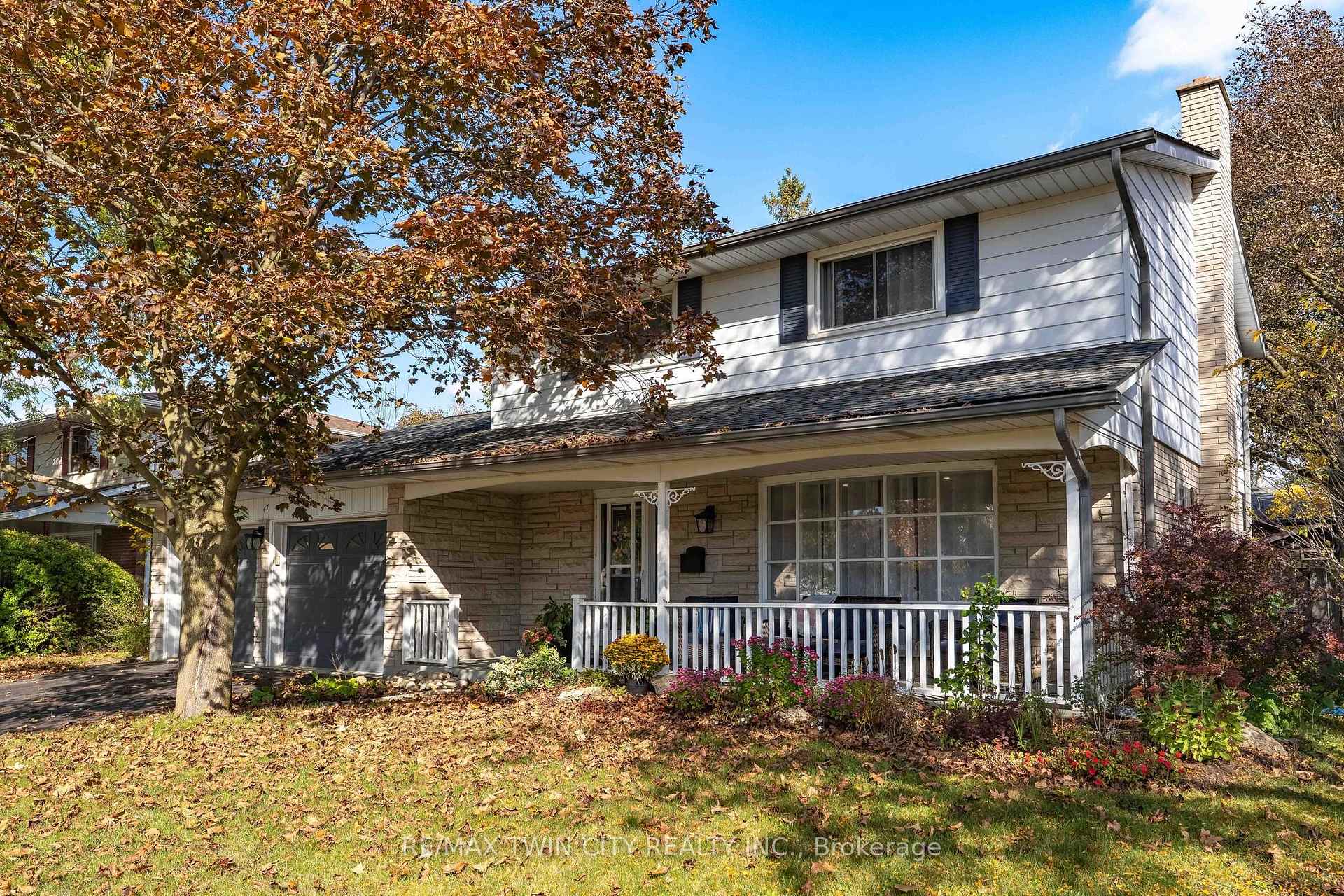 Photo 2 of 47 Eastwood Drive, Kitchener, Stanley Park — HOMEH