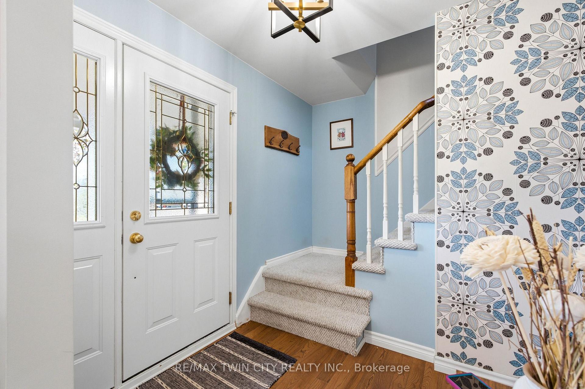 Photo 11 of 47 Eastwood Drive, Kitchener, Stanley Park — HOMEH