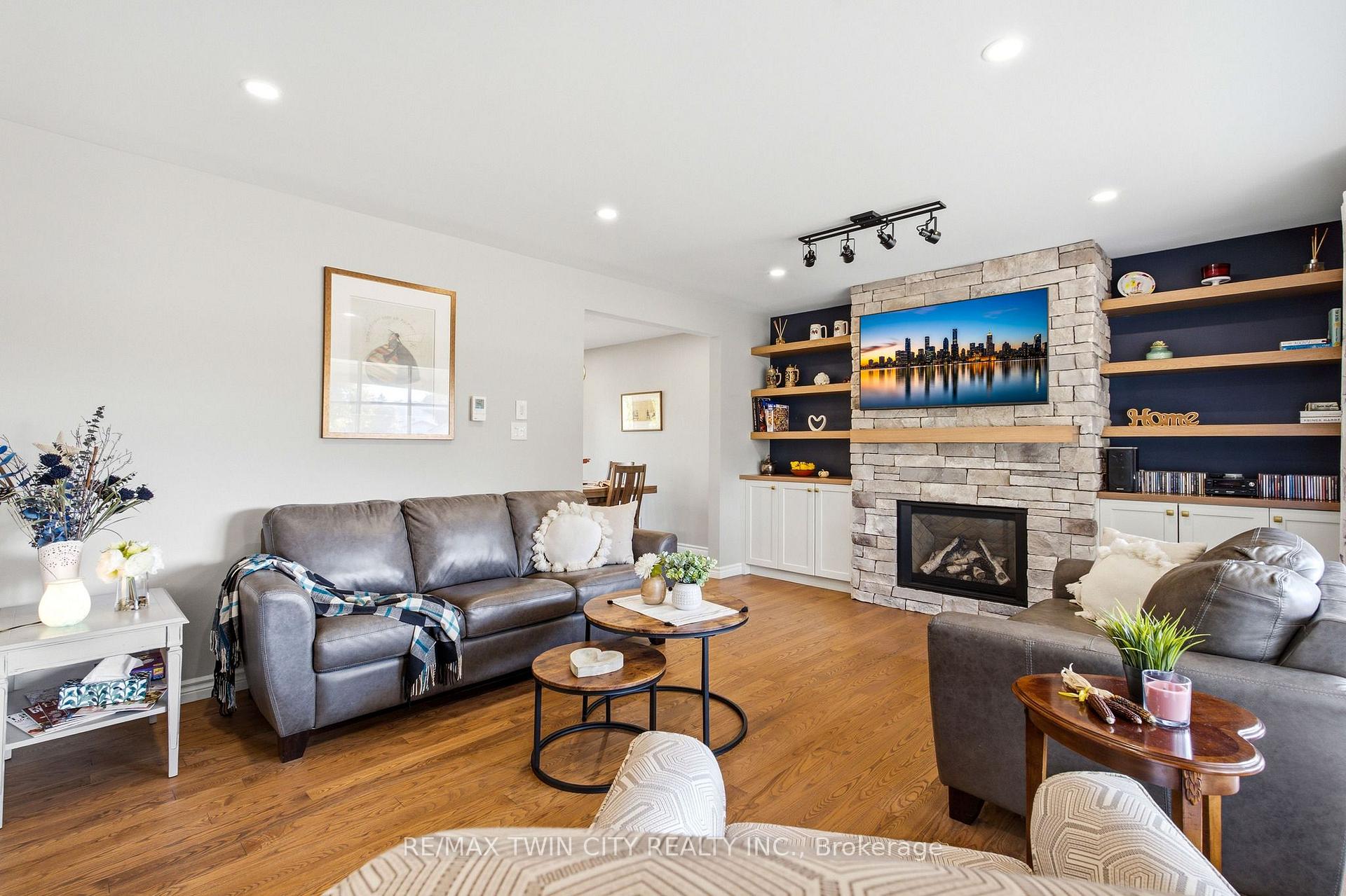 Photo 13 of 47 Eastwood Drive, Kitchener, Stanley Park — HOMEH
