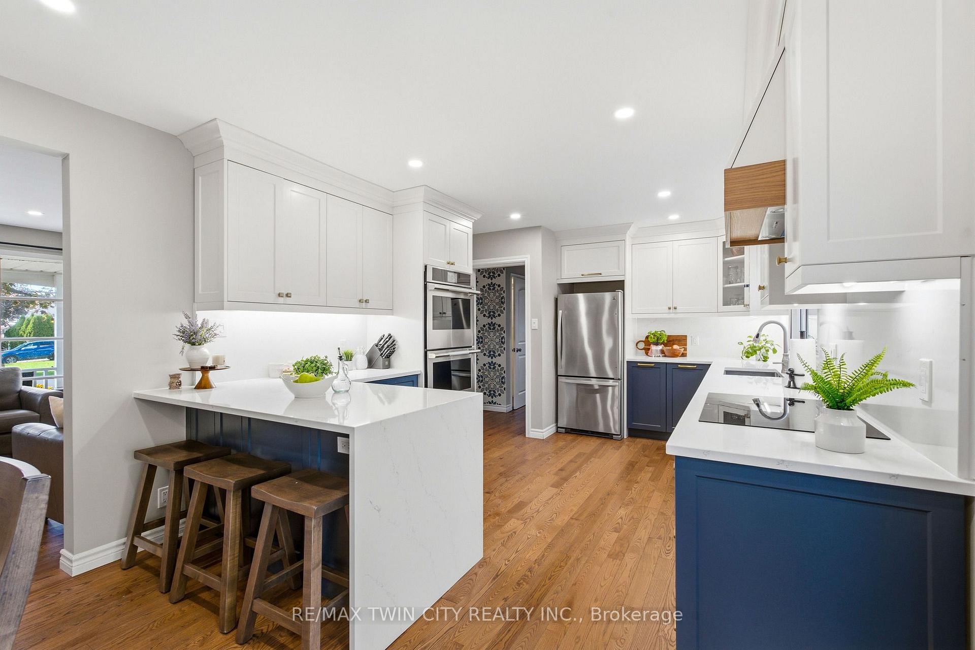 Photo 15 of 47 Eastwood Drive, Kitchener, Stanley Park — HOMEH